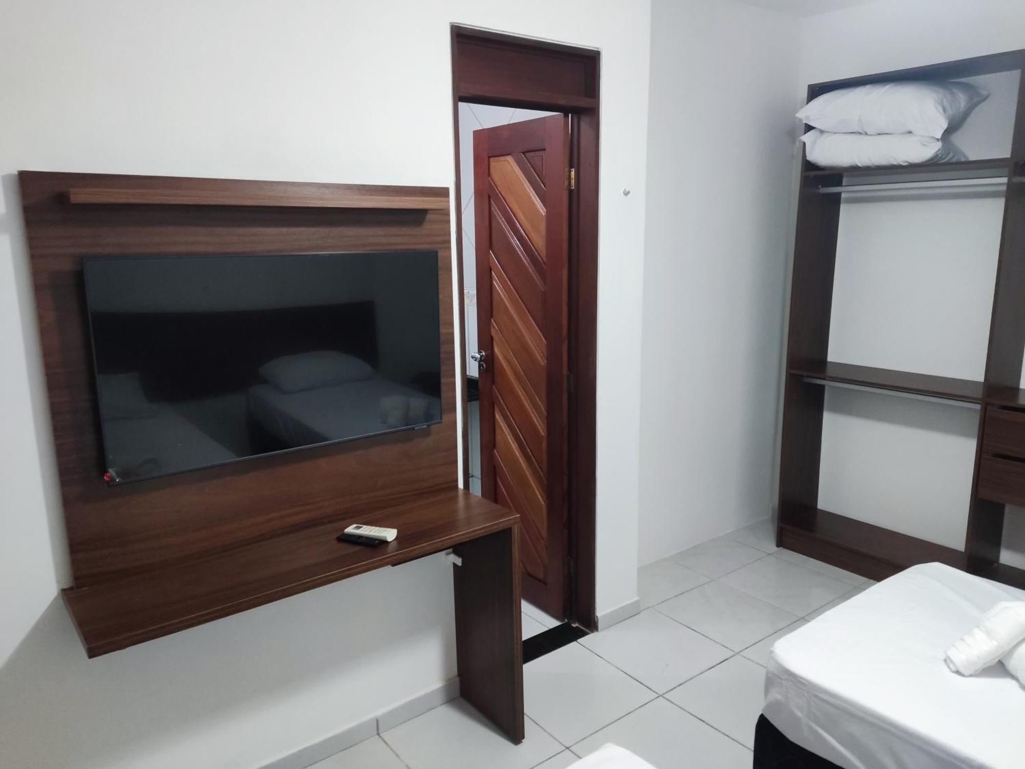 Guest house E E J Residencia A 200 Metros Da Do Bessa *